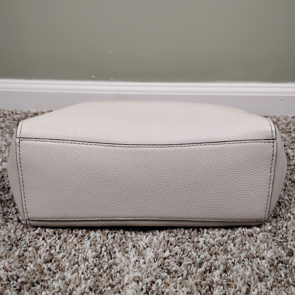 Authentic Coach 57107 Turnlock Chain Tote Chalk Pebbled Leather Shoulder Bag - Picture 5 of 16